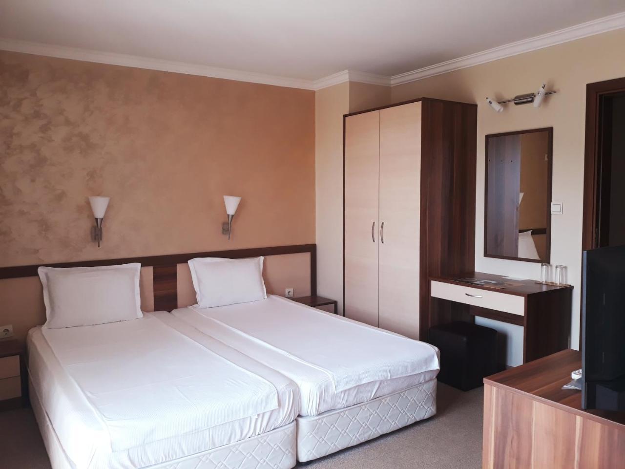 Family Hotel Radiana โซโซโปล ภายนอก รูปภาพ